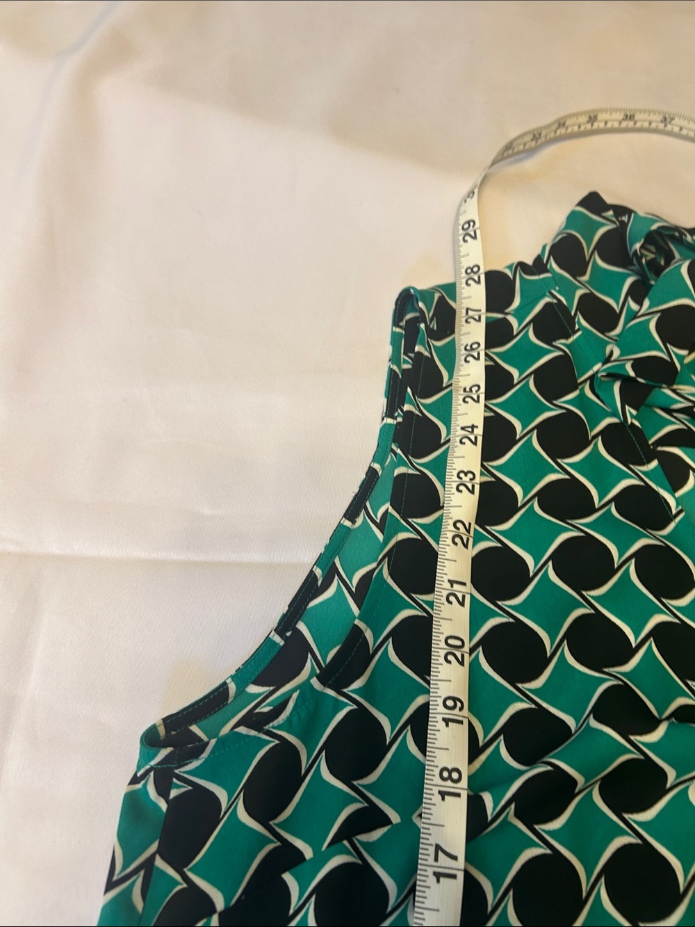 Halogen Green and Black Geometric Tie-Neck Sleeveless Top - Picture 7 of 7